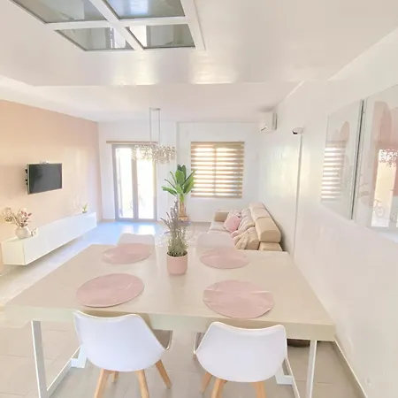 Amazing Modern Bungalow Afr Apartment